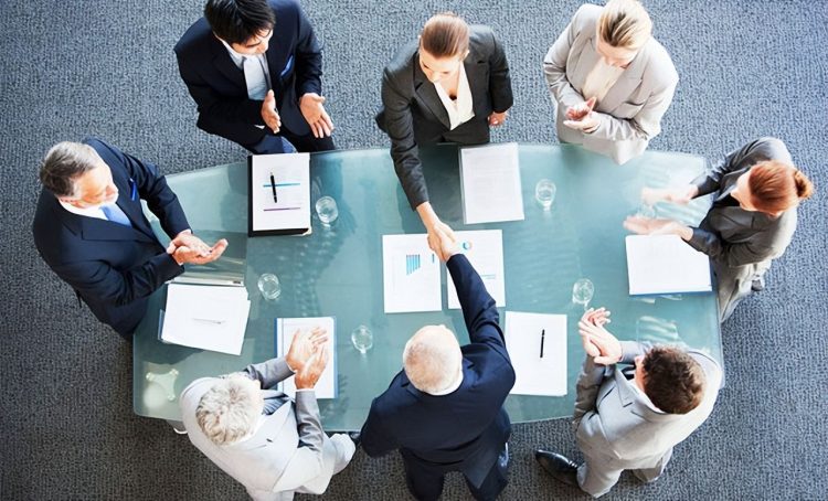 How Blockchain Technology Accelerates Cross-Industry Innovation and Integration