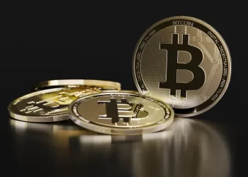 What Legal Challenges Does Blockchain Face in the Financial Industry, and How Can Compliance Be Achieved?