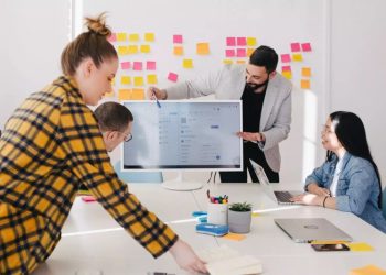 How Blockchain Helps Businesses Comply with Cross-Border Regulations, Especially in Cross-Border Payments and Financial Services