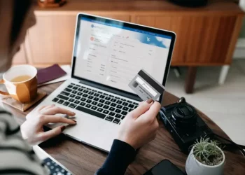 In the Rapidly Evolving Blockchain World, How Can We Ensure Transaction Immutability? What Technologies Prevent Tampering?