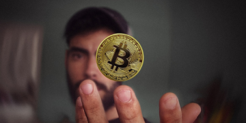 How to Navigate the Legal Grey Areas in Blockchain and Cryptocurrency? What Compliance Challenges Are Impacting Business Decisions?